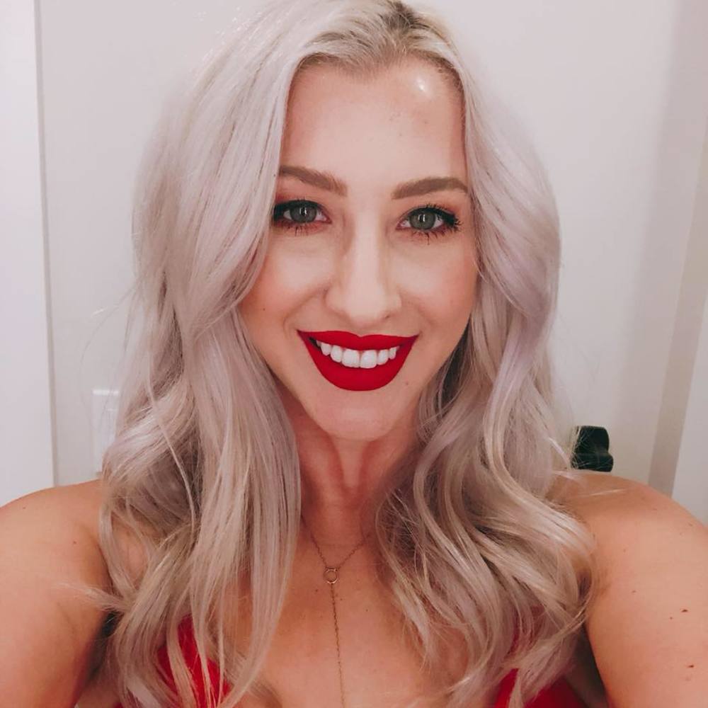 Meet your Posher, Maura